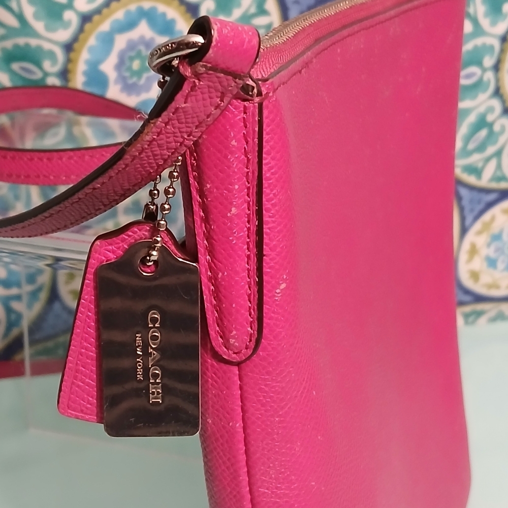Coach Kitt Messenger Bag - Pink Pebbled Leather - Picture 4 of 15